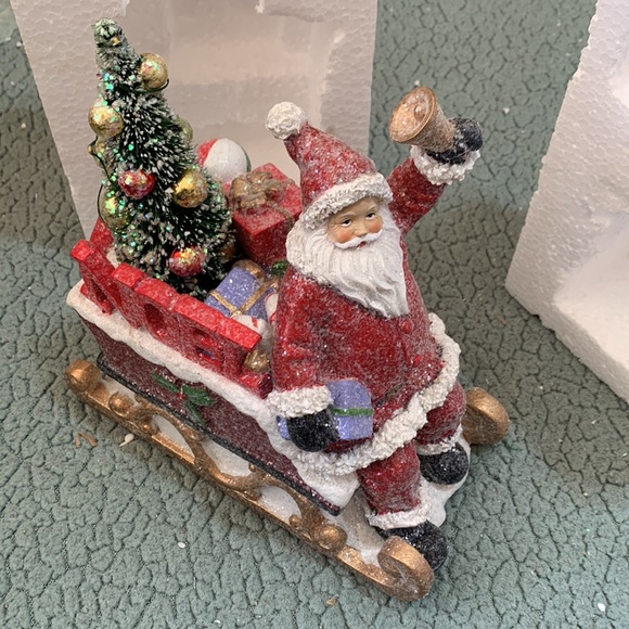 Santa with sleigh - Picture 4 of 7